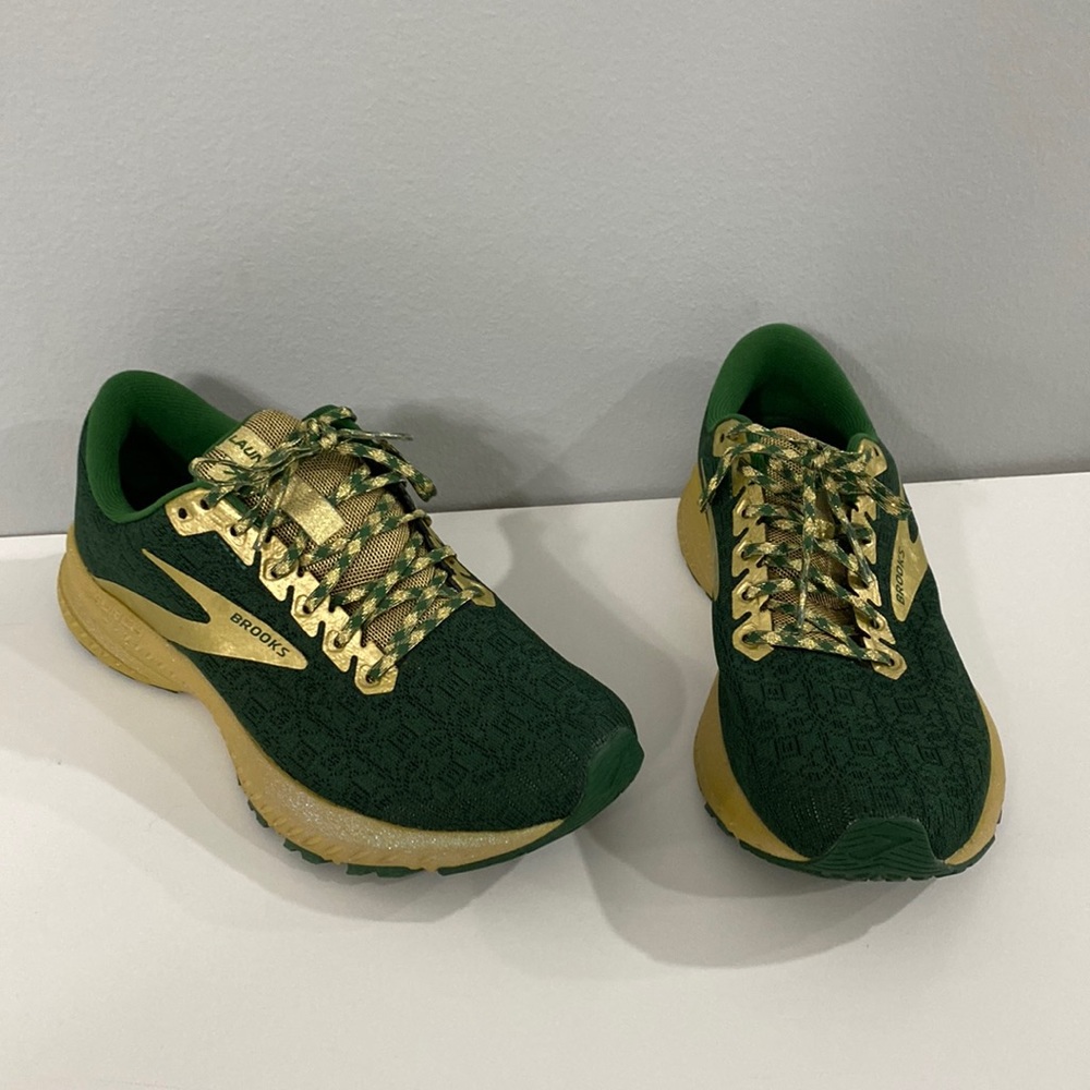 Like New Women’s Green & Gold Brooks Size 7 Launch 7 Tennis Shoes